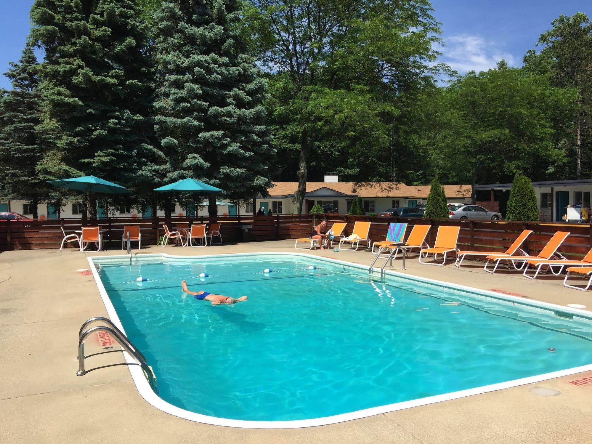 Starlite Saugatuck